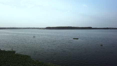 Un-Lago-Tranquilo-En-La-India