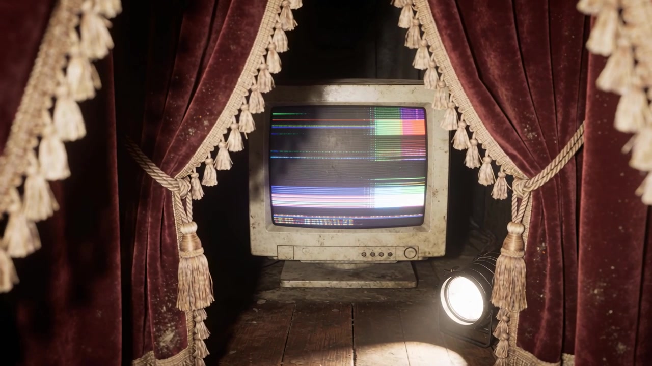 Obiettivo panoramico che mostra un monitor CRT con linee di disturbo in un angolo con tende, riflettore che si alza, focalizzando la visuale