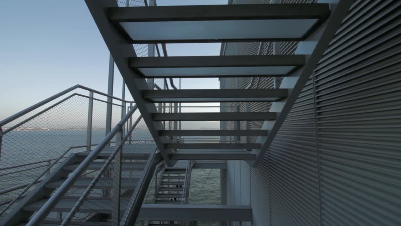 centro botín en santander, españa diseñado por renzo piano