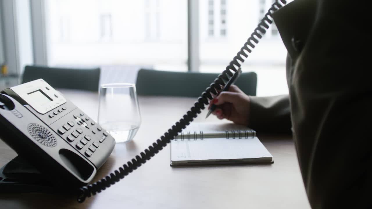 전화로 알아볼 수 없는 여자