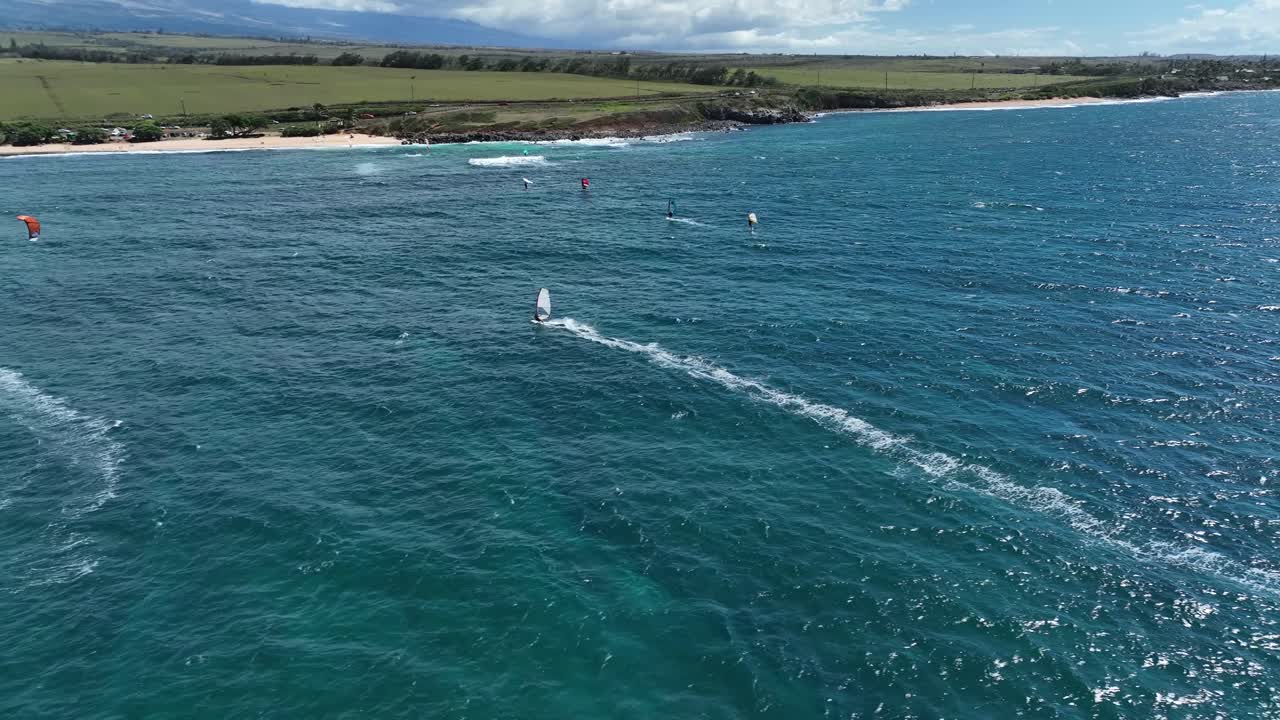paraíso del windsurf hawaii panorama aéreo a través de la calma