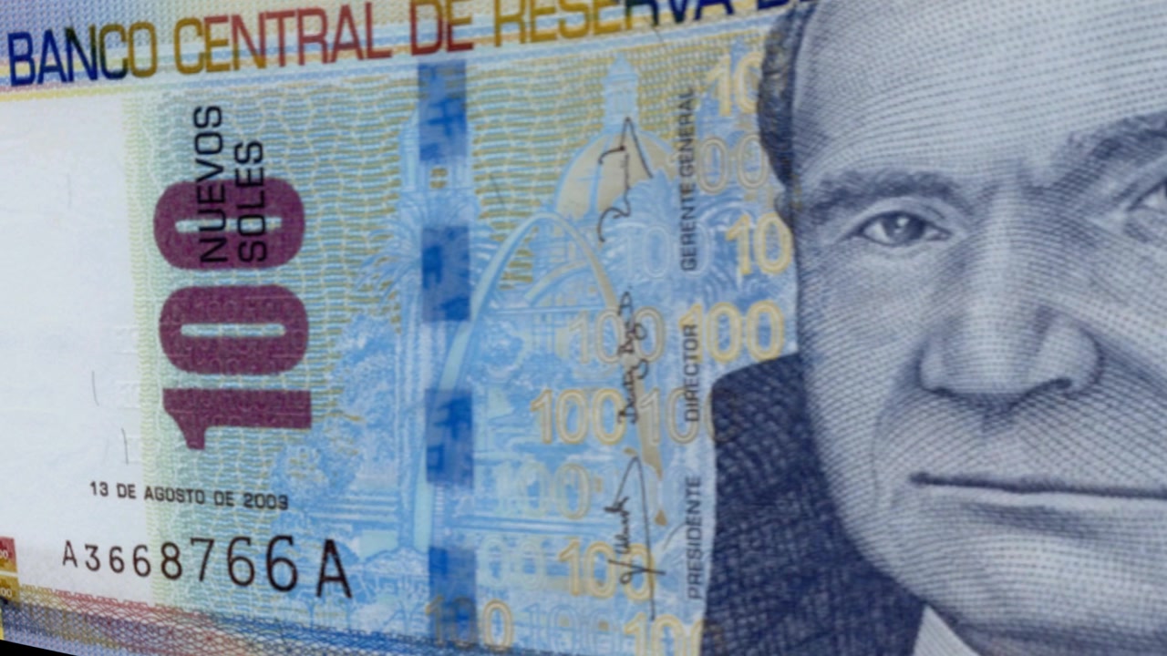 Peruvian 100 Nuevos Soles Banknote