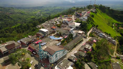 Famoso-Pueblo-Colonial-Colombiano-De-Buenavista-En-Quindio