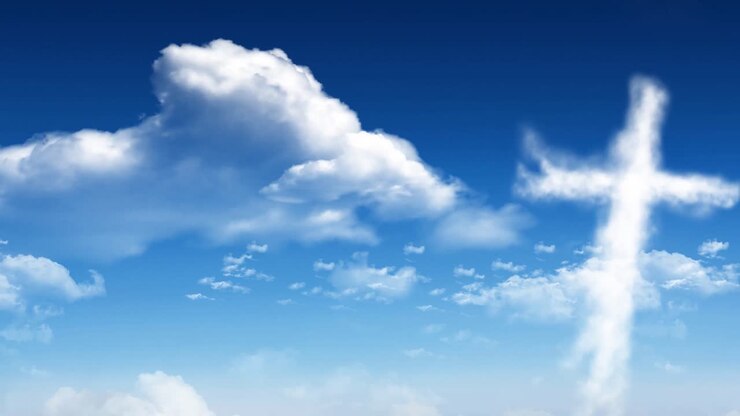 Animación de una cruz cristiana formada con nubes sobre un cielo azul con nubes blancas