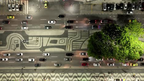 Avenida-De-La-Costa-En-La-Playa-De-Copacabana-En-Río-De-Janeiro,-Brasil