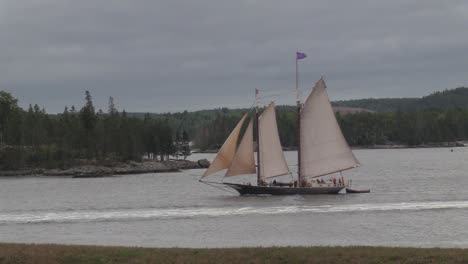 Pirate-ship-in-ocean