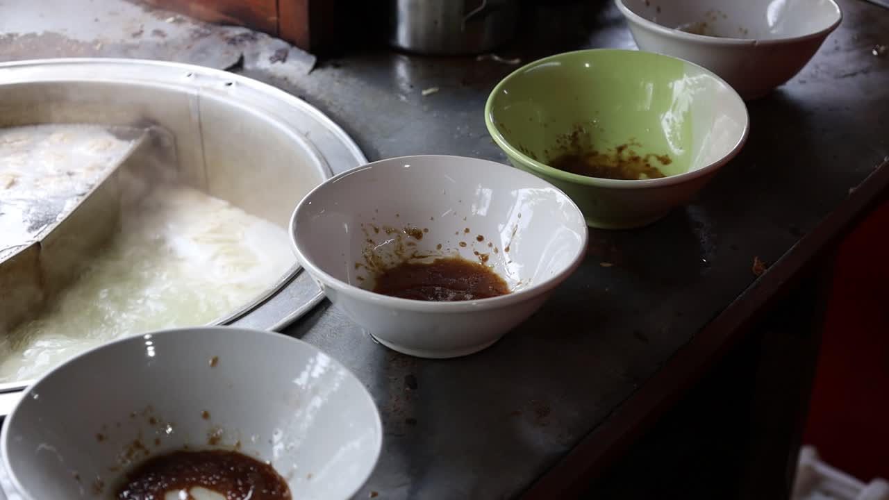 닭고기 국수 준비