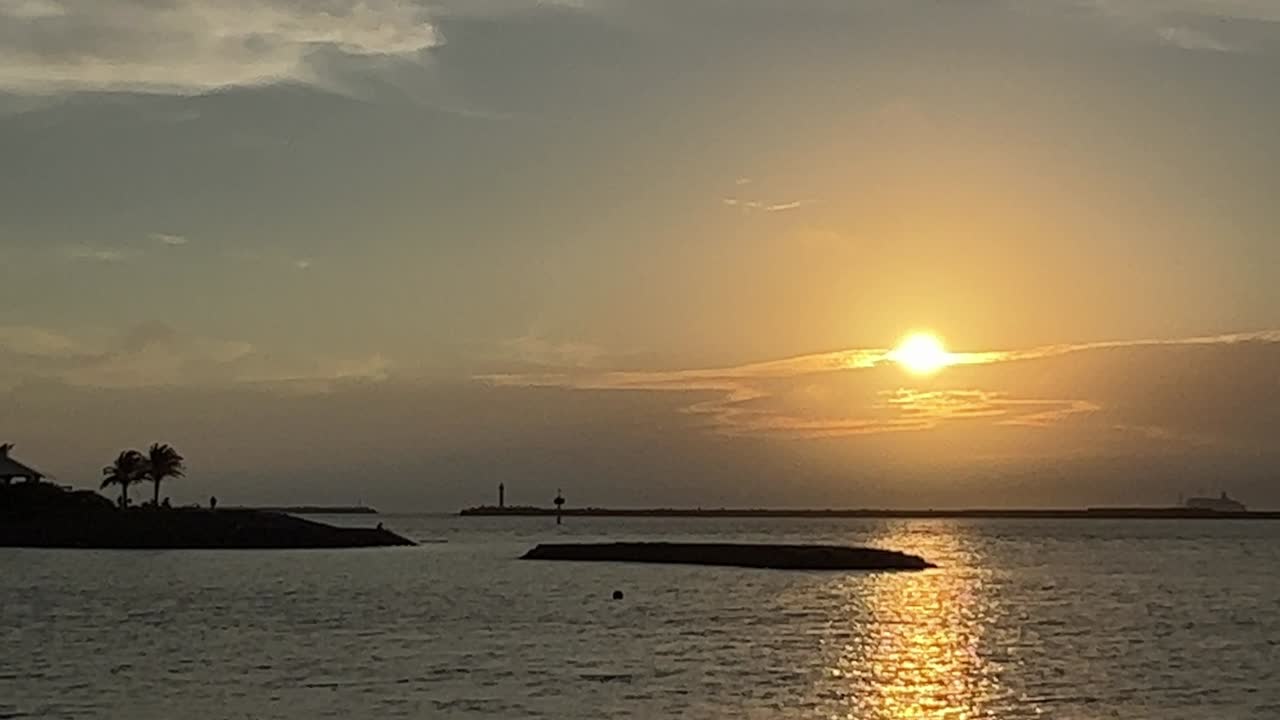 오키나와 나하 우미소라 공원의 저녁 풍경