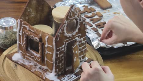 gingerbread house decorating