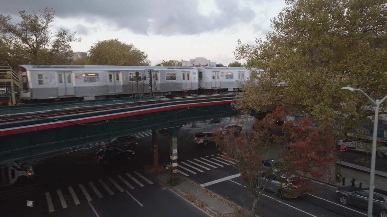 Veduta aerea della metropolitana all'alba. Scattata in una mattina d'autunno a New York City