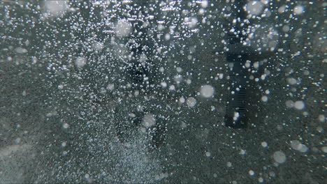 Close-up-of-spa-bubbles-in-backyard-jacuzzi