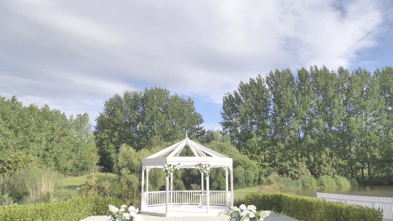 Foto da esterni di un luogo per matrimoni all'aperto in un vigneto