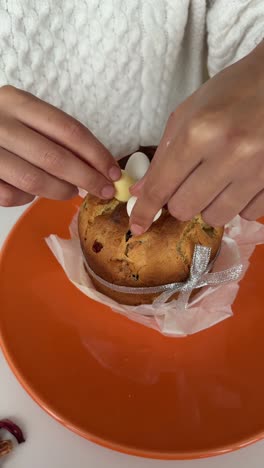 decorating easter cake