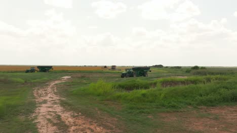 A-full-scale-rice-harvesting-operation-in-effect-in-Texas