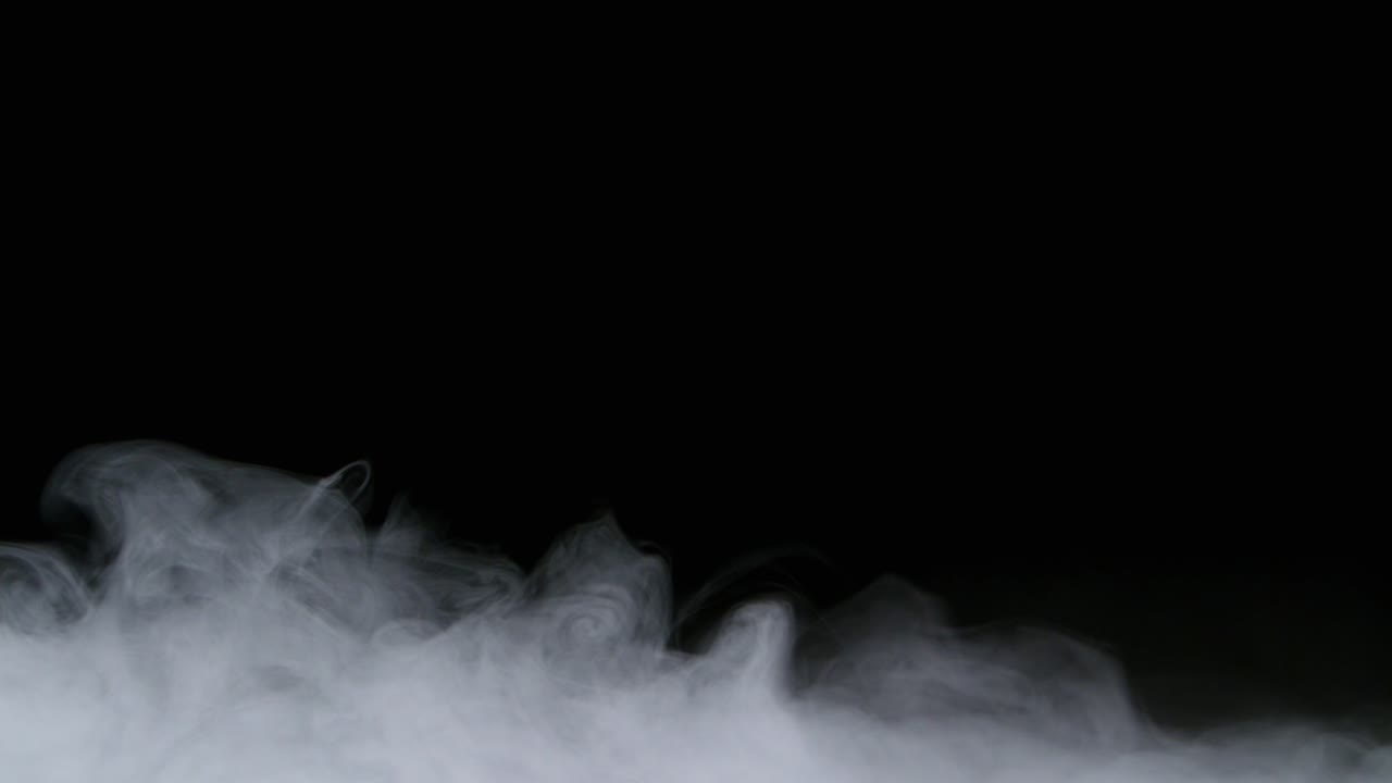 Realistico ghiaccio secco, nuvole di fumo e nebbia