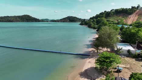 Drone-shot-of-a-beach-in-Phuket,-Thailand