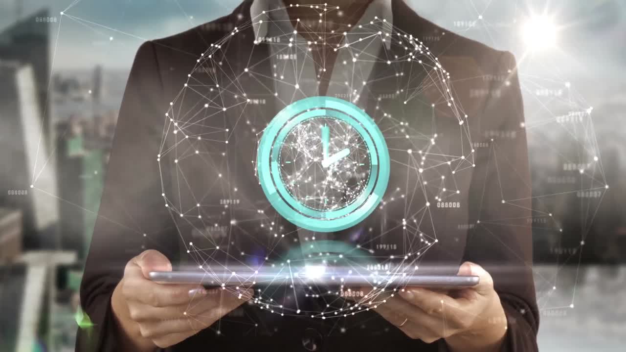 태블릿을 가진 백인 사업가 여성의 중간 부분에 대한 시계 및 연결의 애니메이션