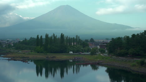 A-stunning-sight-of-the-majestic-symmetry-of-Mt