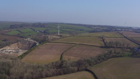 Windkraftanlage-Fliegt-In-Richtung-Cornwall,-Großbritannien