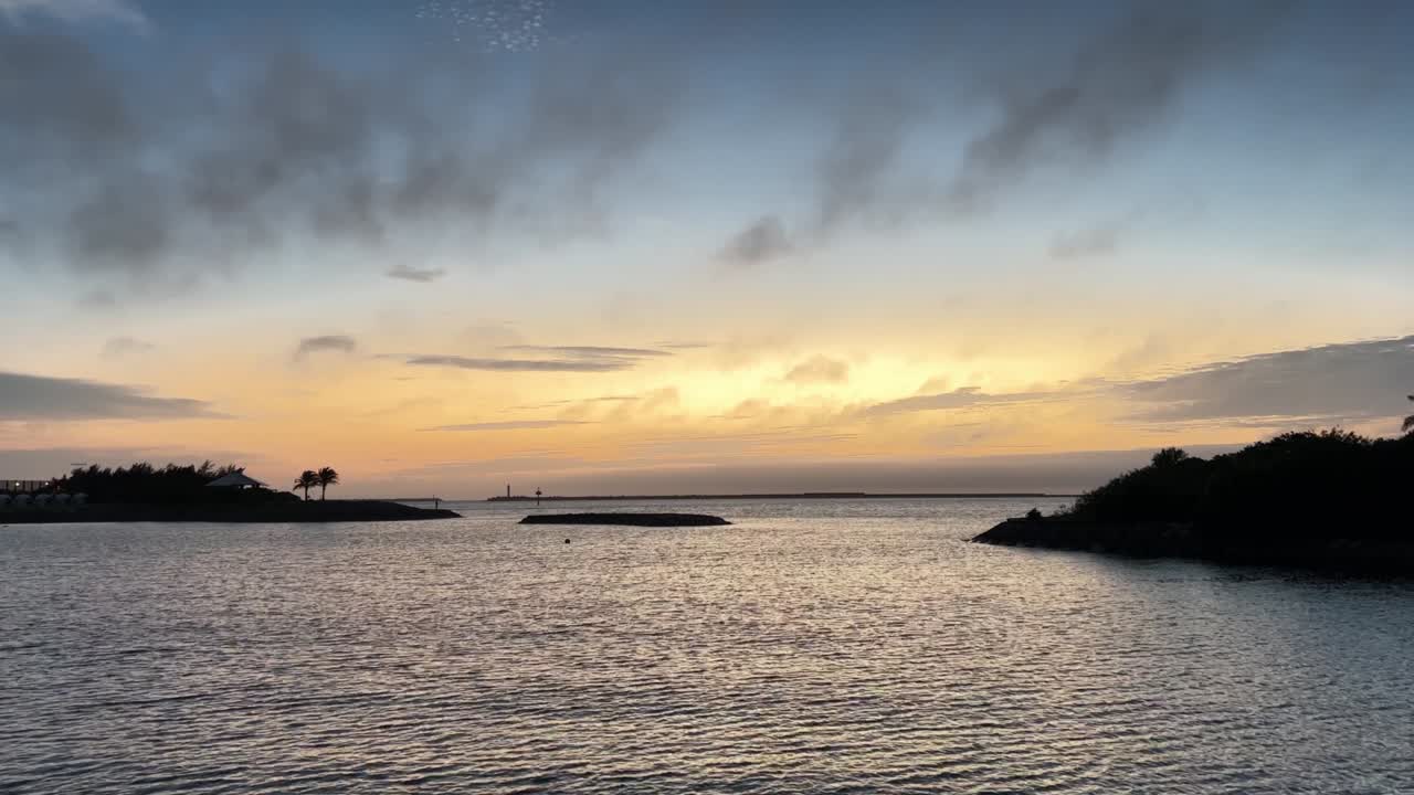 오키나와 나하 우미소라 공원의 저녁 풍경