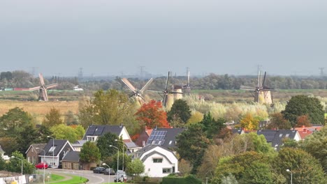 Holländische-Windmühle,-Ikonisches-Historisches-Gebäude,-Symbol-Des-Nationalstolzes