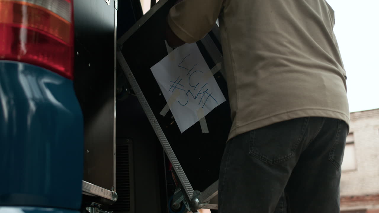 록 밴드가 투어에 나갑니다.