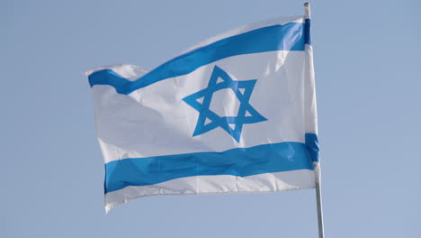 Primer-Plano-De-La-Bandera-De-Israel-Ondeando-En-Un-Día-Ventoso-En-Jerusalén