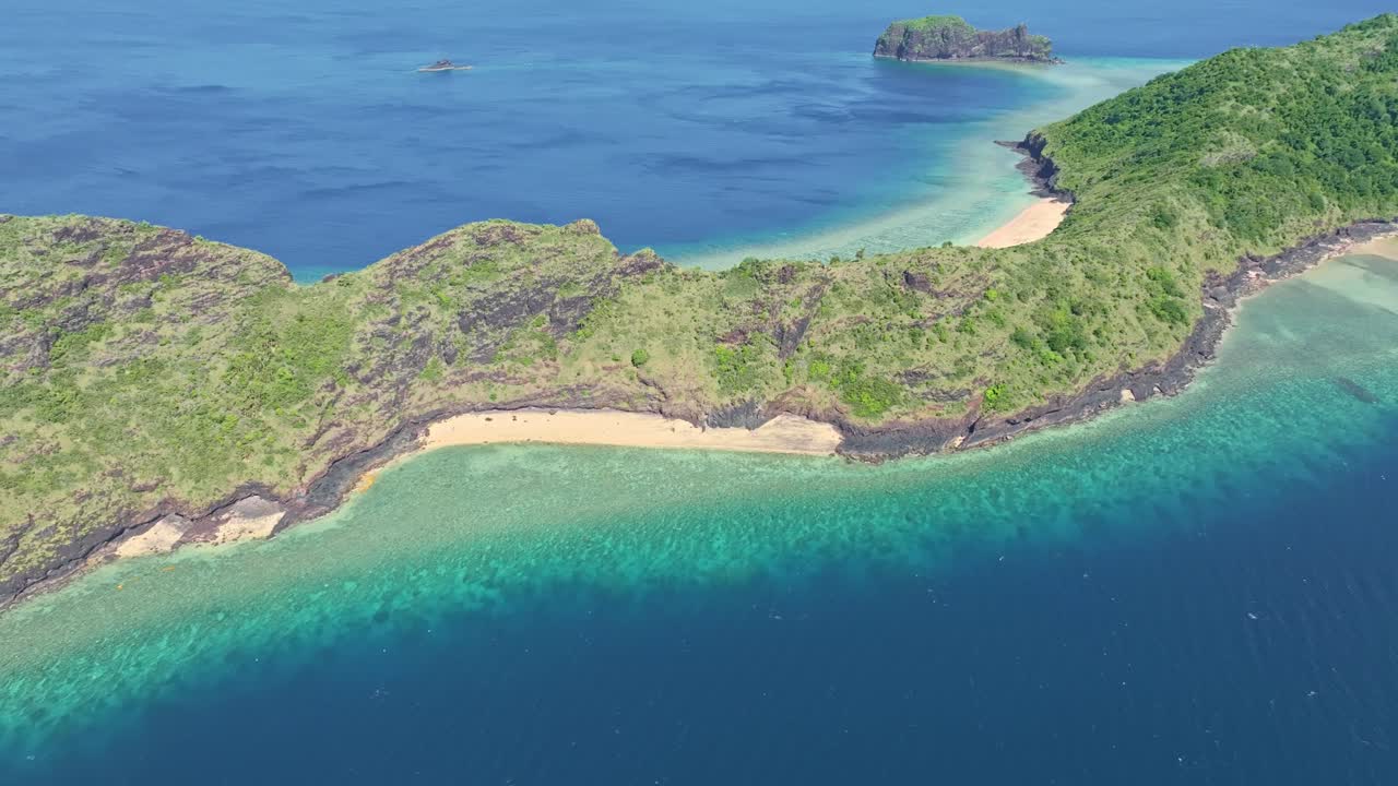Comoros - Moheli - Ouenefou - left panoramic on the island at high altitude