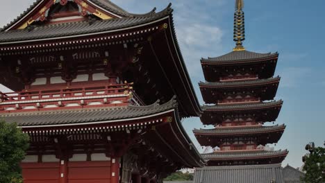 Senso-Ji-Morgens-00