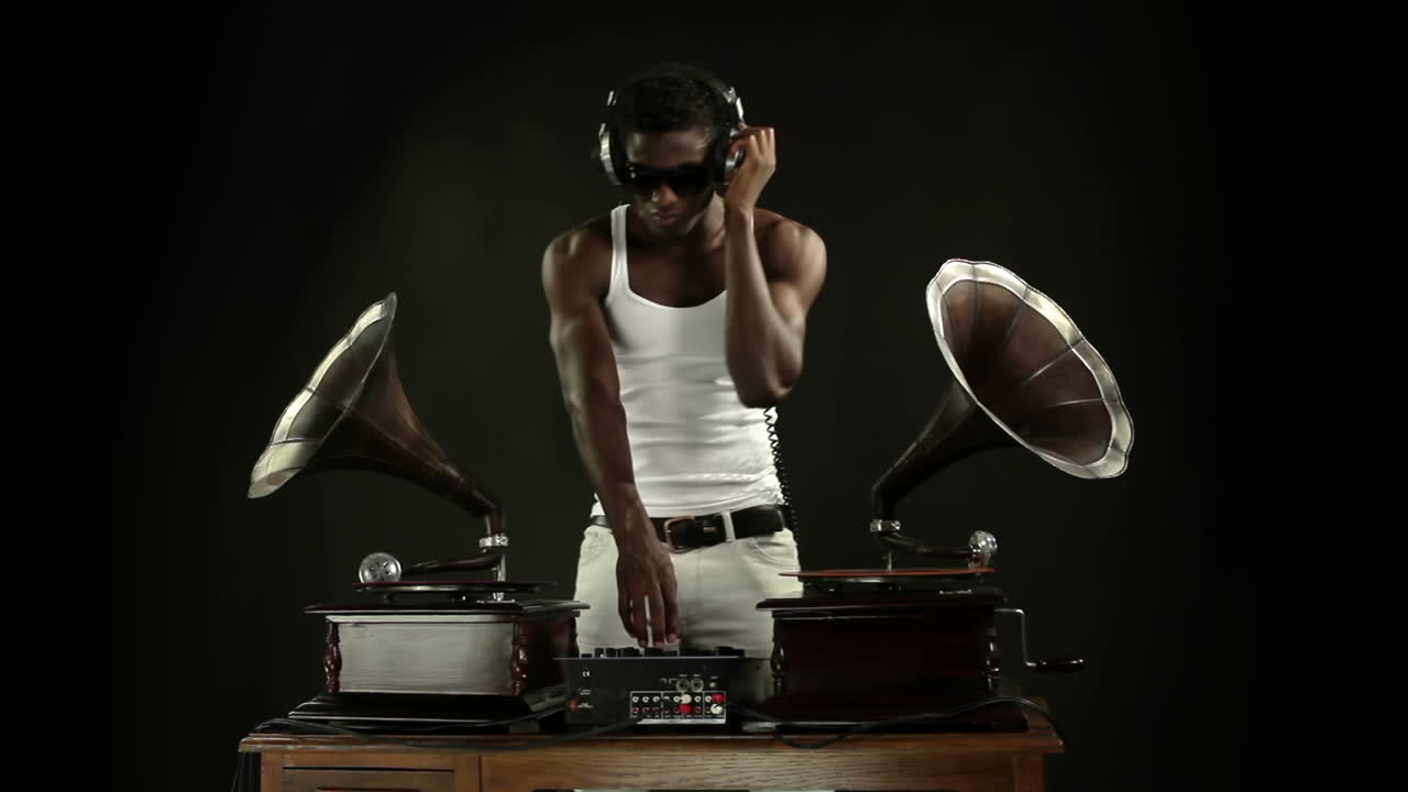 Uomo DJ 49