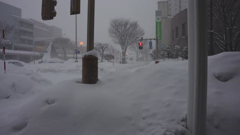 Nevó-En-Las-Calles-Después-De-Una-Tormenta-De-Nieve-Masiva-En-El-Norte-De-Japón