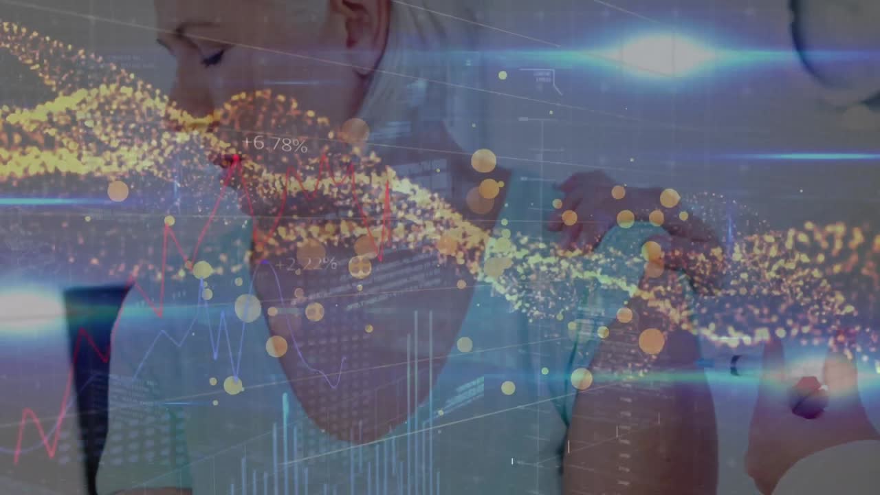 백인 여성 의사가 병원에서 여성 노인 환자를 지원하는 심장 박동 모니터