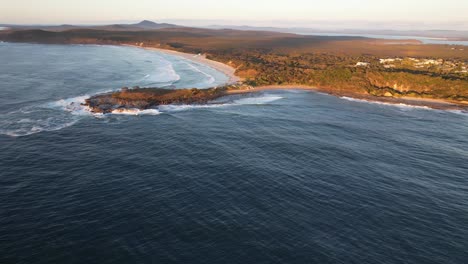 Morning-Waves-Splashing-At-Angourie-Headland-Near-Angourie-Point-Beach-And-Back-Beach-In-Australia