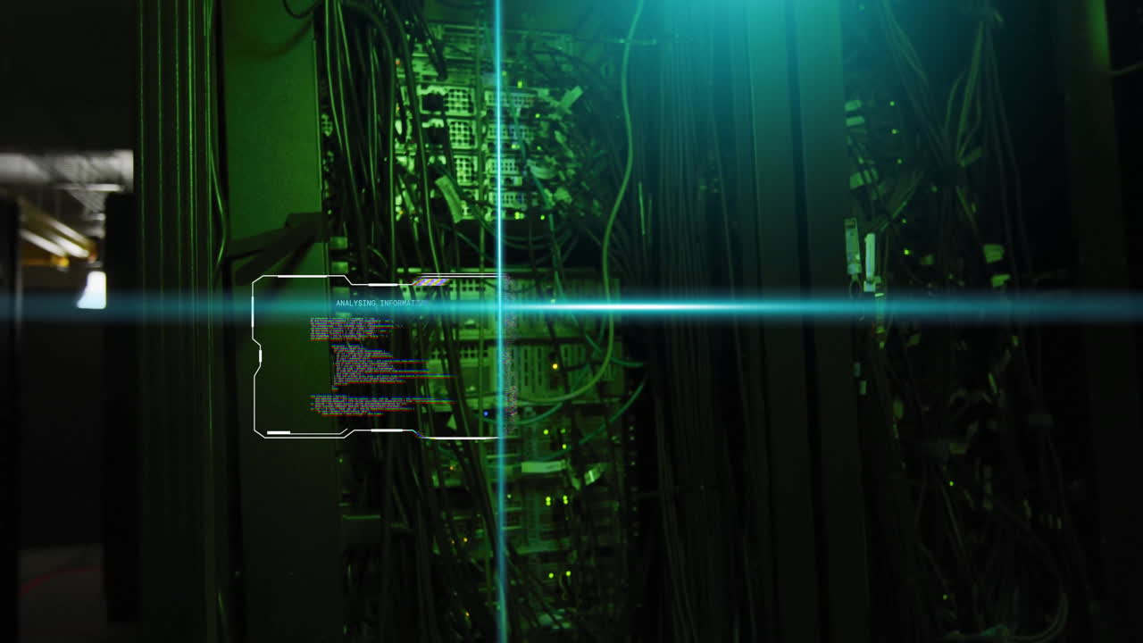 animación de codificación de datos sobre racks de servidores con iluminación verde