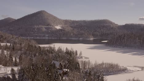 A-fantastic-view-of-the-snowy-valley-and-the-sun