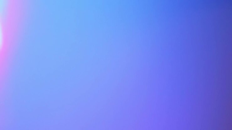 Sovrapposizione astratta con fughe di luce e tonalità tenui di blu e viola