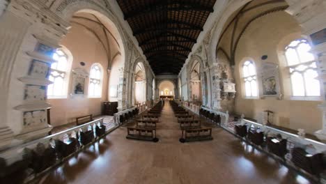 la iglesia catedral de tempio malatestiano en rimini, italia