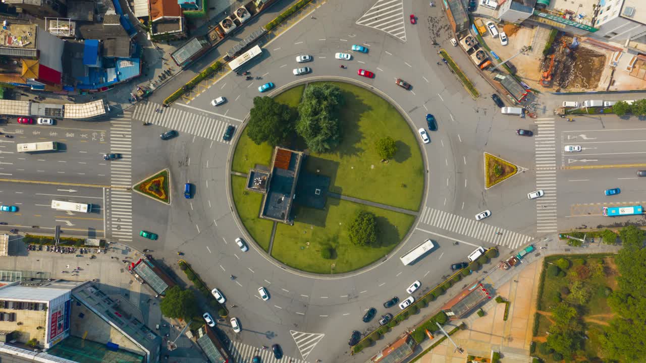 día soleado centro de la ciudad de changsha famoso tráfico calle círculo aéreo de arriba hacia abajo timelapse panorama 4k china