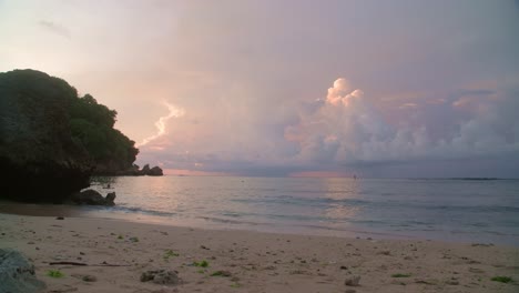 Sonnenuntergang-über-Bali:-Magische-Momente-Im-Paradies