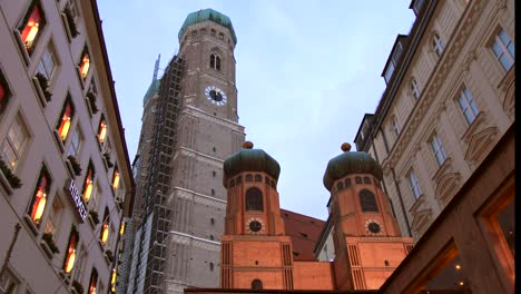 frauenkirche e modello in legno monaco