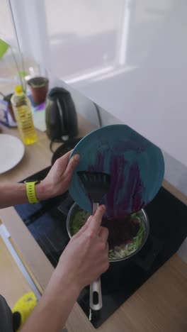 cooking cabbage with beets