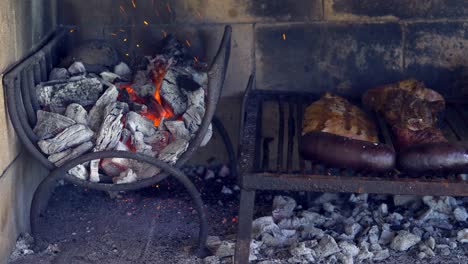 Fleisch-Und-Blutwurst-Gegrillt-Auf-Einer-Argentinischen-Parrilla