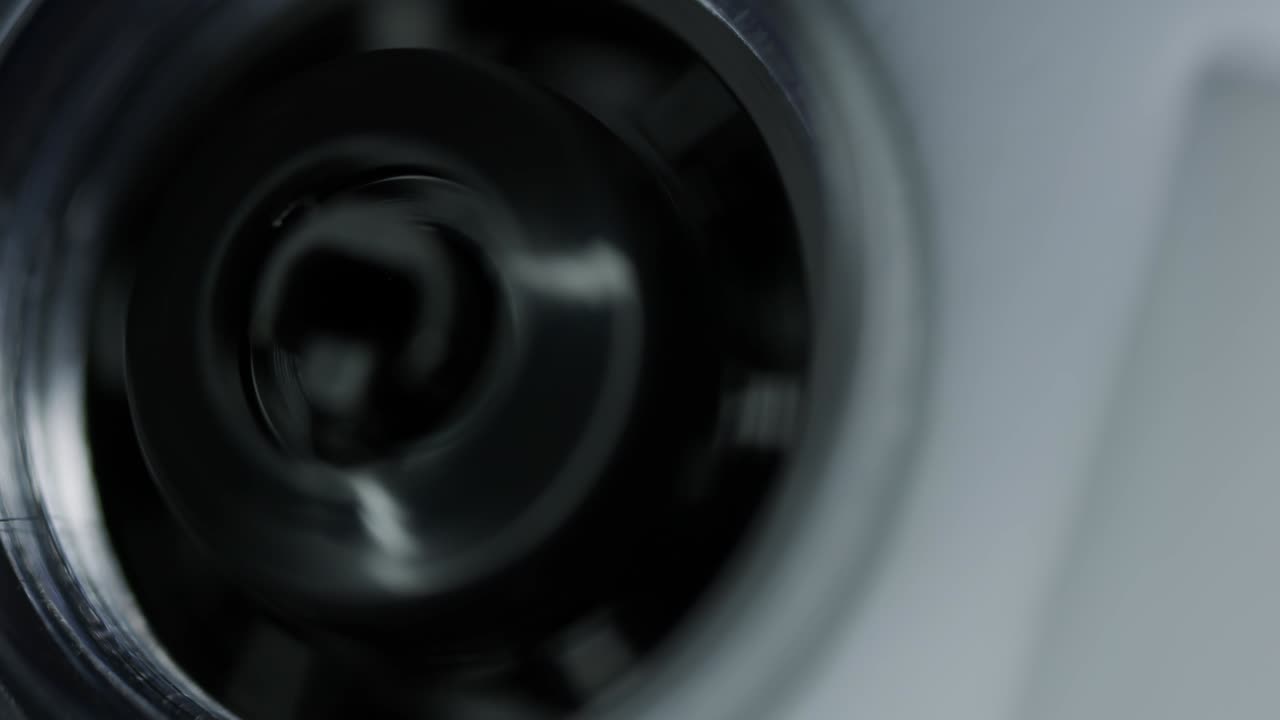 빈티지 오디오 카세트 클로즈업, 리윈딩 메커니즘, 휴대용 오디오 플레이어