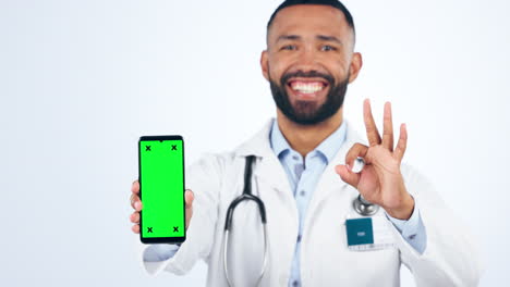 Doctor,-phone-green-screen-and-like