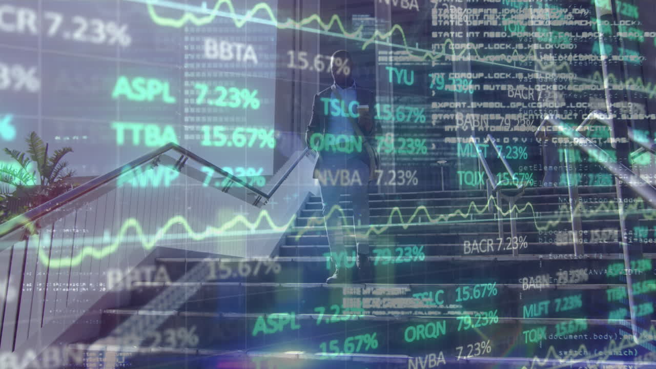 animación del procesamiento de datos del mercado de valores sobre un hombre de negocios afroamericano caminando por las escaleras.