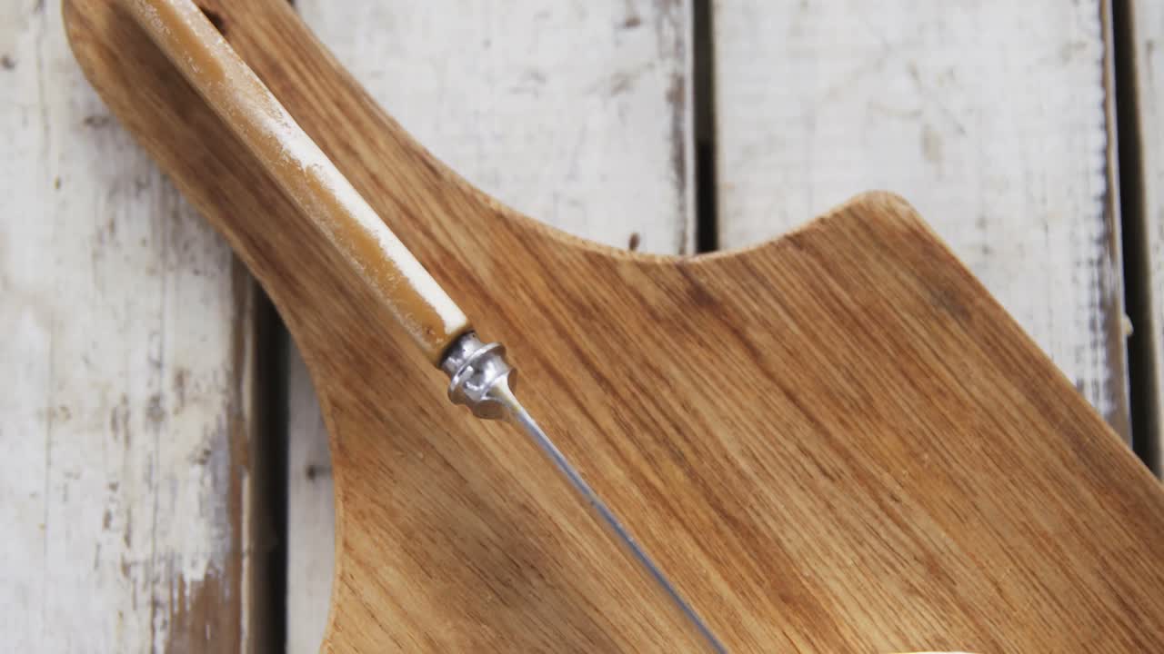 칼로 만든 치즈