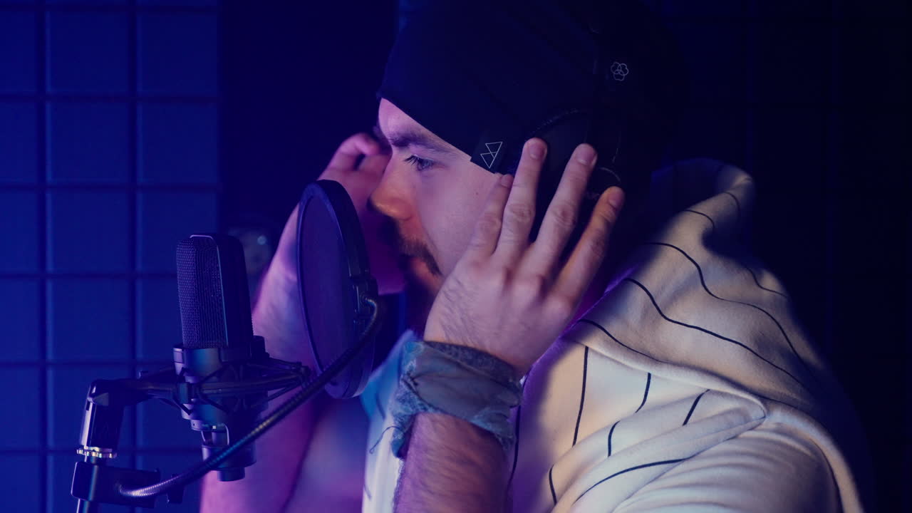 스튜디오 에서 음악 을 녹음 하는 세션