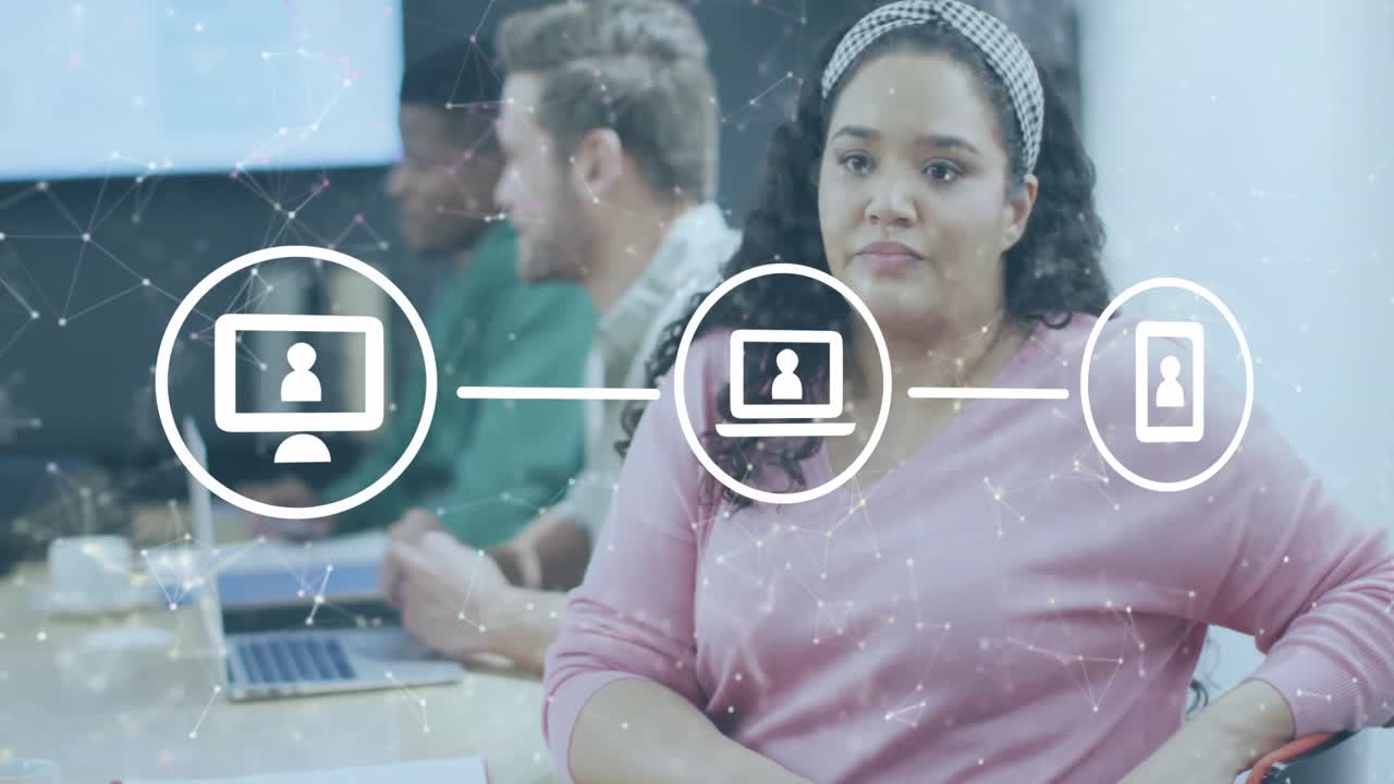 animación de iconos con red de conexiones a través de diversas personas de negocios en la oficina