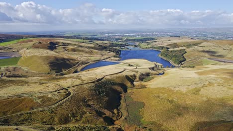 Imágenes-De-Drones-De-Saddleworth-Moor,-En-Windy-Hill,-Yorkshire,-Inglaterra