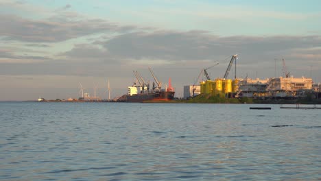 Wind-turbinesvnad-industrial-facility-on-the-shores-of-Aalborg